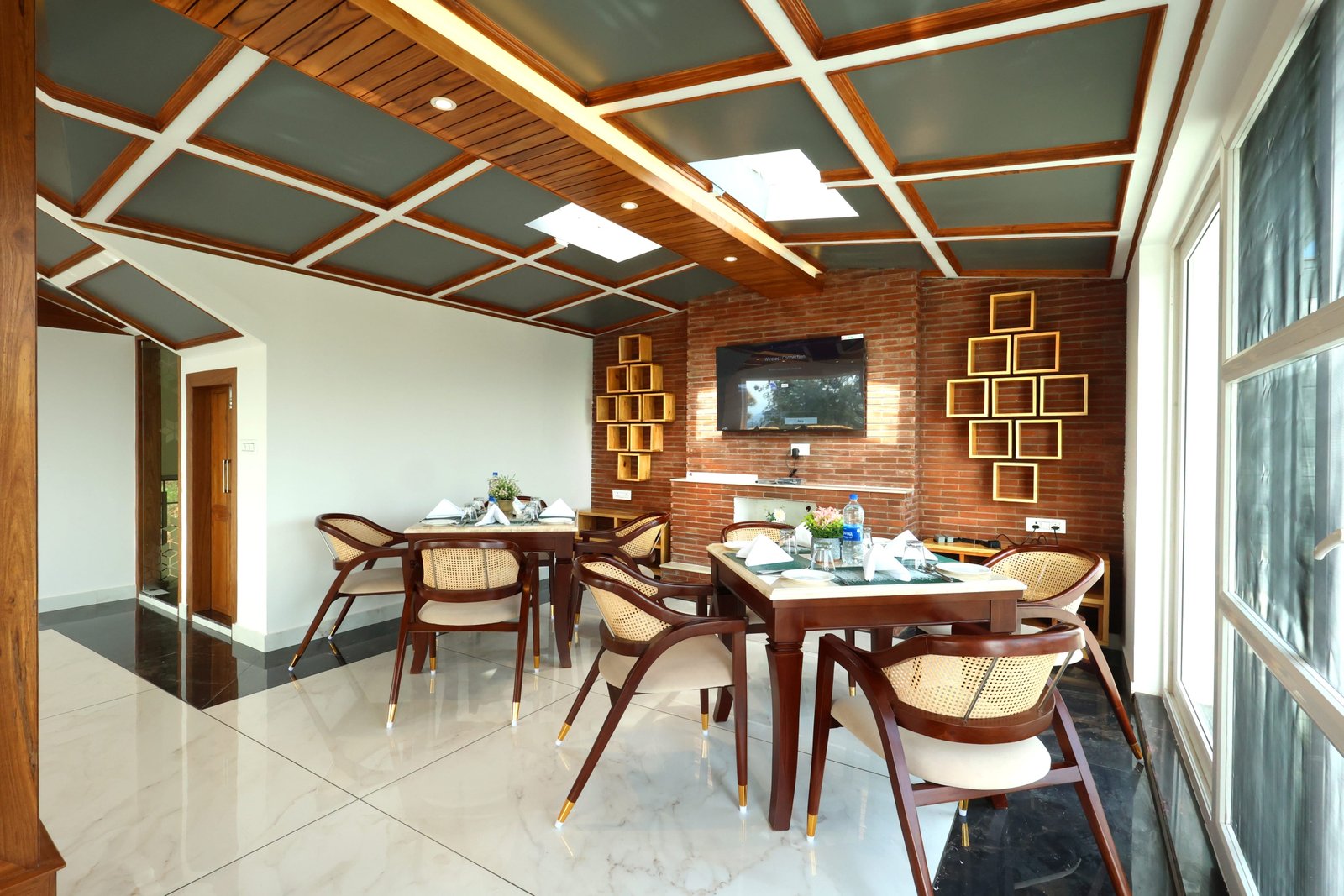 Rooftop Bar & Cafe